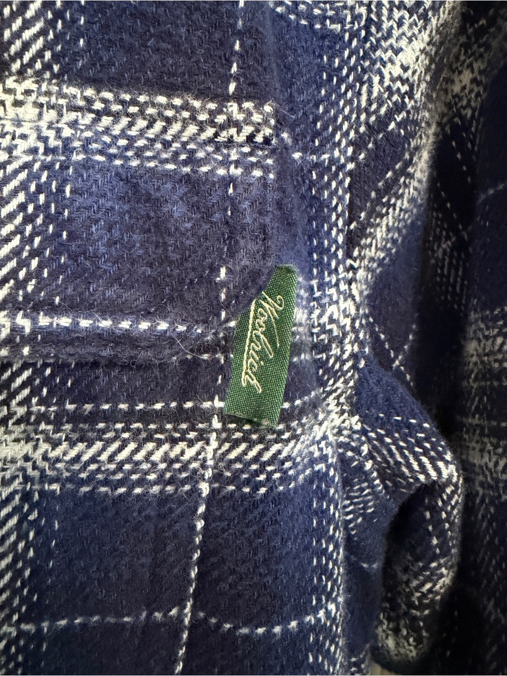 Great condition size M Woolrich men’s Navy and White Plaid Flannel shacket - Picture 3 of 8